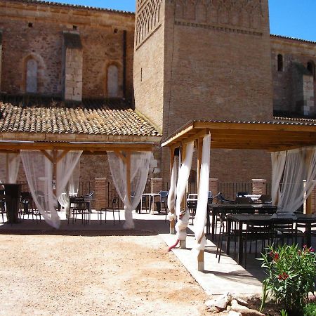 Apartamentos La Fonda Aninon エクステリア 写真