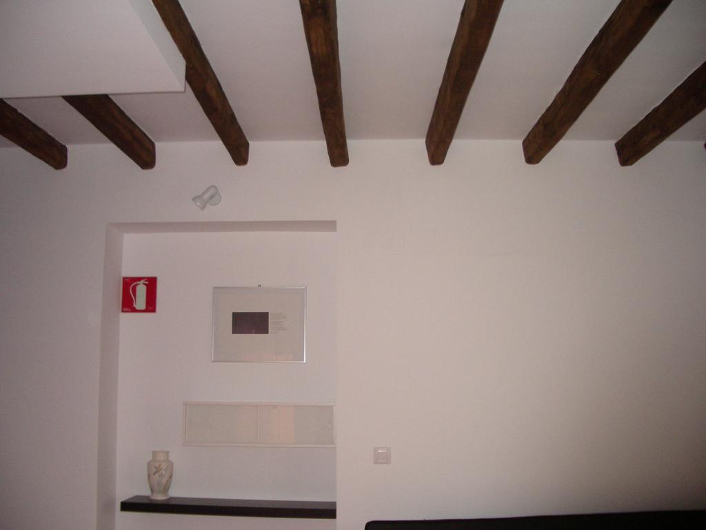 Apartamentos La Fonda Aninon 部屋 写真