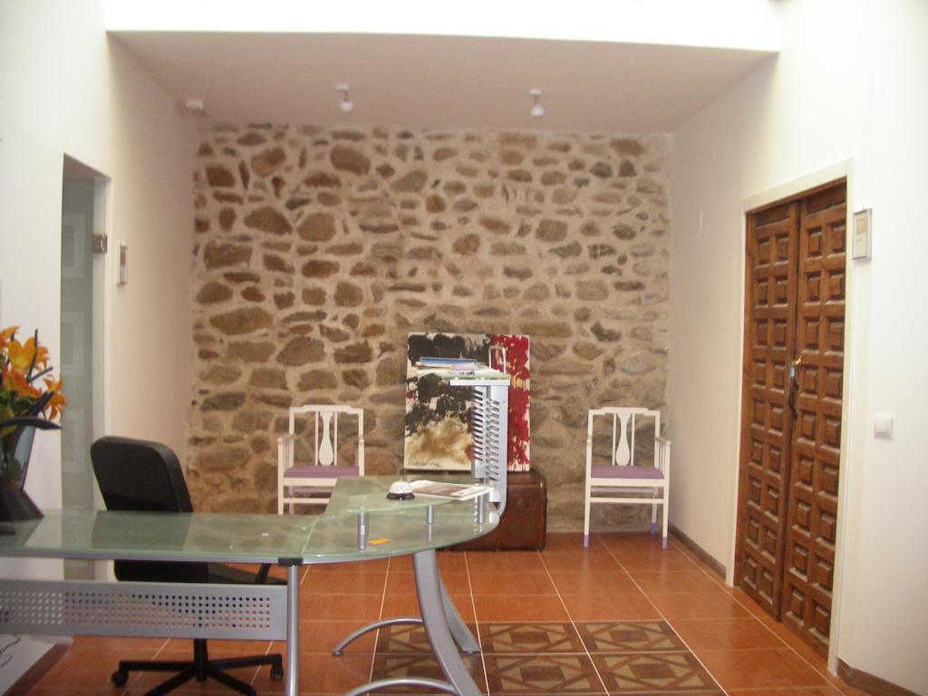 Apartamentos La Fonda Aninon 部屋 写真
