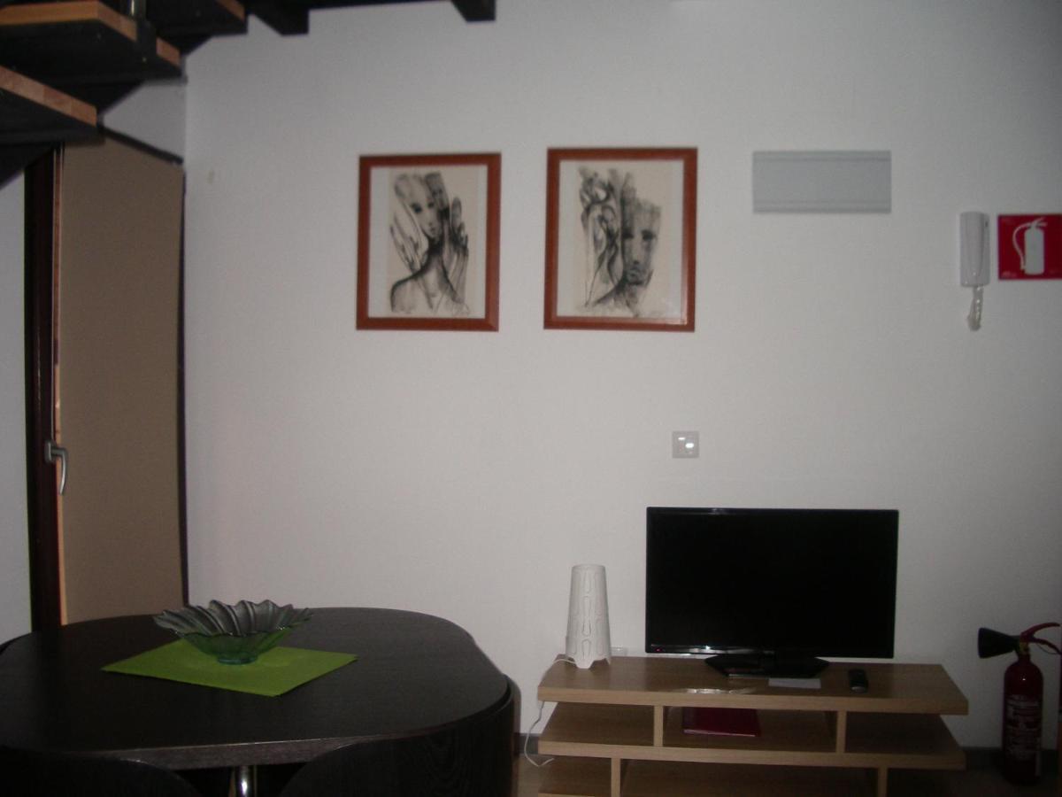 Apartamentos La Fonda Aninon エクステリア 写真